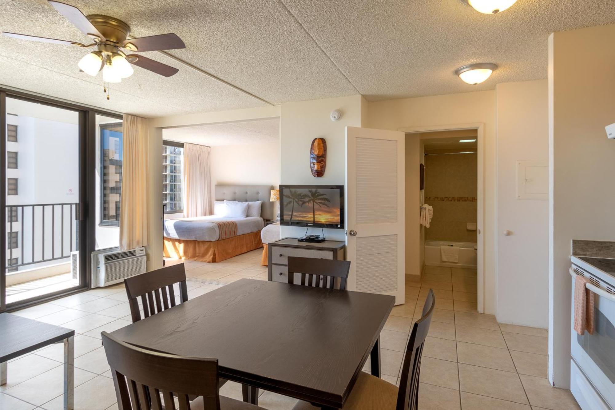 Comfy With Full Kitchen, Dining For 4 & Flexible Sleeping Options *
