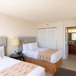 Comfy Suite With Full Kitchen, Dining For 4 & Flexible Sleeping Options