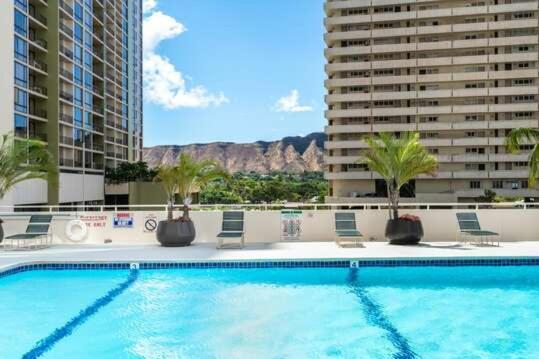 Comfy With Full Kitchen, Dining For 4 & Flexible Sleeping Options Apartment *
