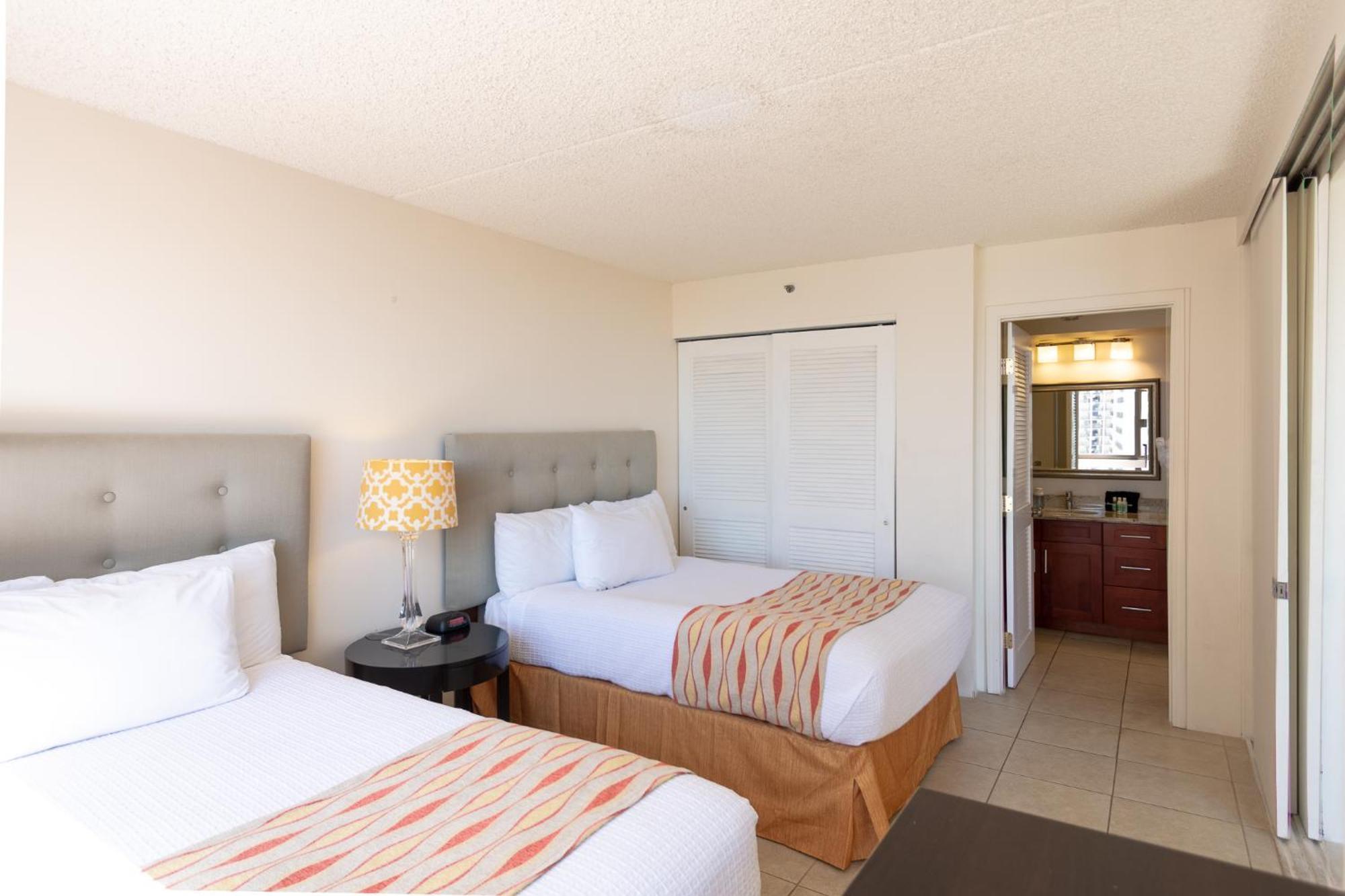 Comfy With Full Kitchen, Dining For 4 & Flexible Sleeping Options